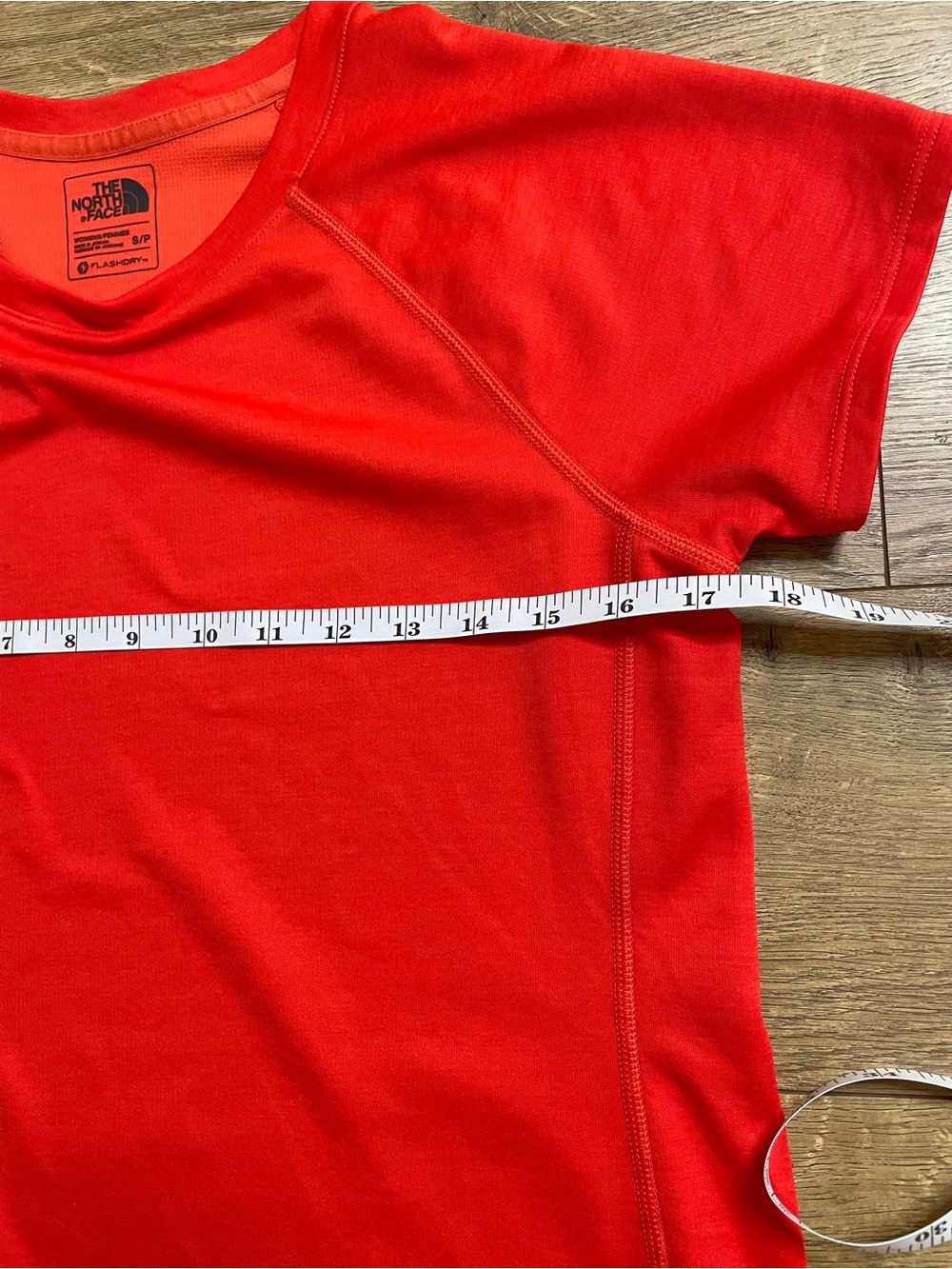 The North Face Flashdry deepCoral -red Short-Sleeve Crew Tee size Small - Picture 9 of 10